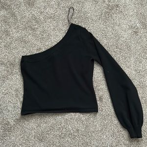 black one shoulder crop